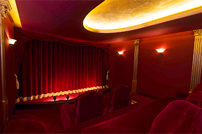 Privater Kinosaal